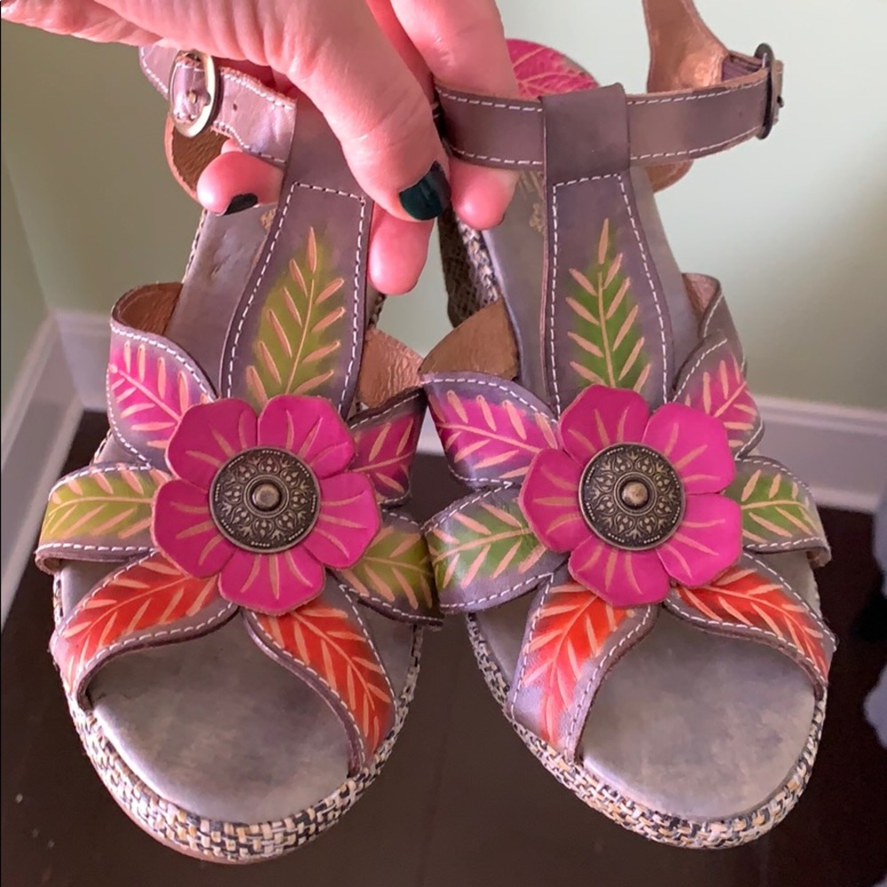 L’Artiste Spring Step Pictuqesque Wedges